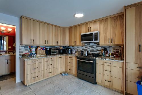 1769 Broadview Avenue, Kelowna, BC - Indoor Photo Showing Kitchen