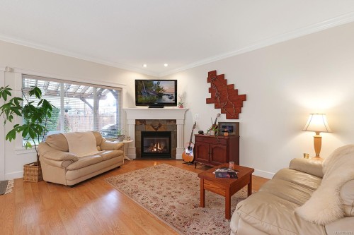 3311 Eighth St, Cumberland, BC 