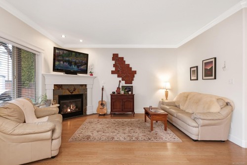 3311 Eighth St, Cumberland, BC 