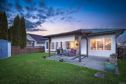 3311 Eighth St, Cumberland, BC 