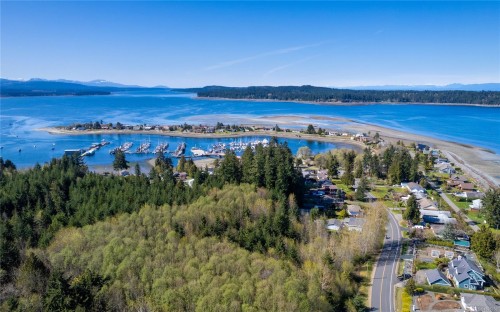 8-5300 Gainsberg Rd, Bowser, BC 