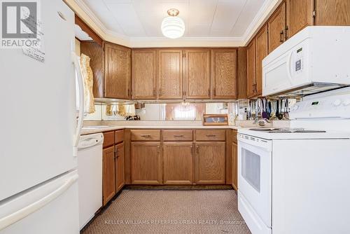 1300 Meredith Avenue, Mississauga, ON - Indoor Photo Showing Kitchen
