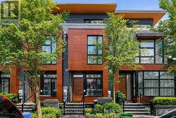 258 MANNING AVENUE  Toronto, ON M6J 2K7