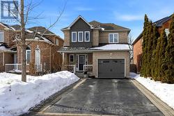 12 FLOREE STREET  Whitby, ON L1R 3B2