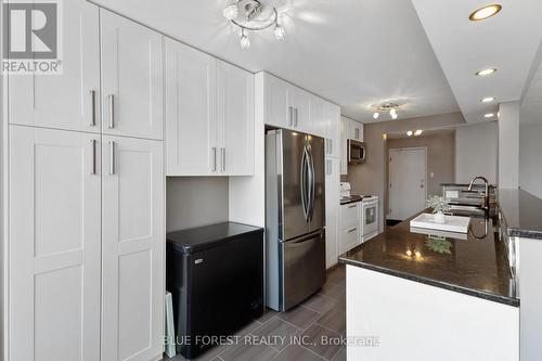 510 - 570 Proudfoot Lane, London North (North N), ON - Indoor Photo Showing Kitchen