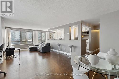 510 - 570 Proudfoot Lane, London North (North N), ON - Indoor Photo Showing Living Room