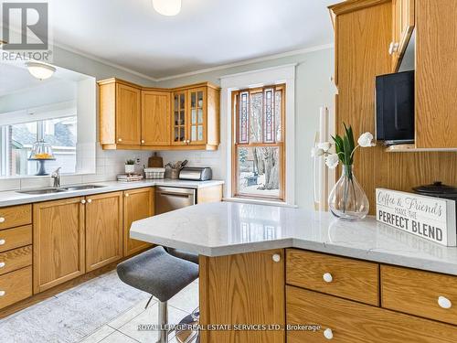 32 Wellington Street E, Brampton, ON - Indoor Photo Showing Kitchen With Double Sink