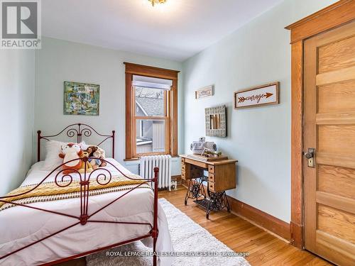 32 Wellington Street E, Brampton, ON - Indoor Photo Showing Bedroom