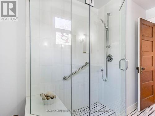 32 Wellington Street E, Brampton, ON - Indoor Photo Showing Bathroom