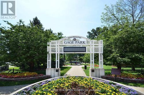 32 Wellington Street E, Brampton, ON - Outdoor