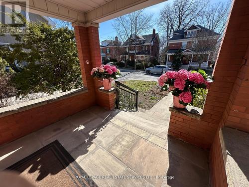 32 Wellington Street E, Brampton, ON - Outdoor