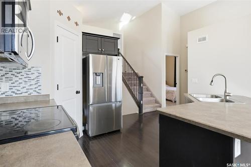 1018 Rempel Way, Saskatoon, SK - Indoor Photo Showing Kitchen