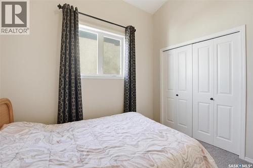 1018 Rempel Way, Saskatoon, SK - Indoor Photo Showing Bedroom