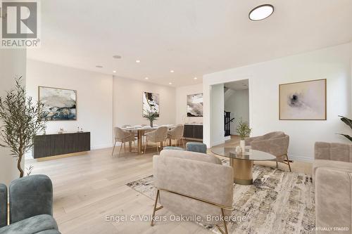 3933 Coachman Circle, Mississauga (Churchill Meadows), ON - Indoor Photo Showing Living Room