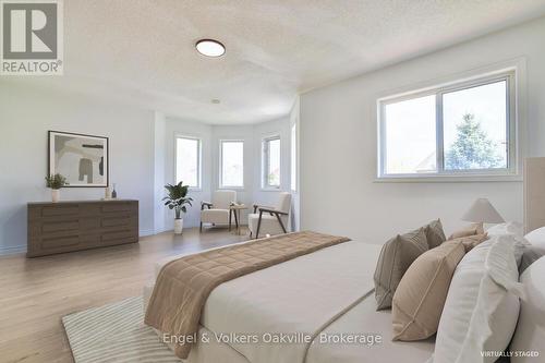 3933 Coachman Circle, Mississauga (Churchill Meadows), ON - Indoor Photo Showing Bedroom