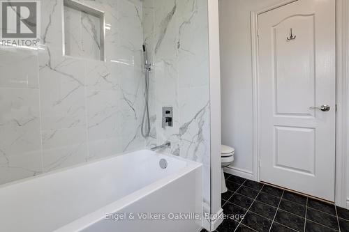 3933 Coachman Circle, Mississauga (Churchill Meadows), ON - Indoor Photo Showing Bathroom