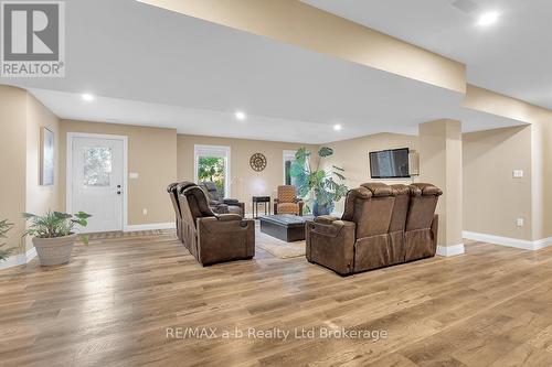 9442 Richmond Road, Bayham (Richmond), ON - Indoor