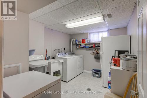 739 Pavey Street, Woodstock (Woodstock - South), ON - Indoor Photo Showing Laundry Room