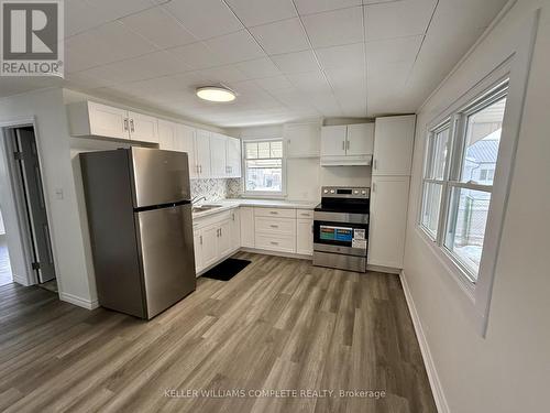 20 Mcnaughton Avenue, Chatham-Kent, ON - Indoor Photo Showing Kitchen
