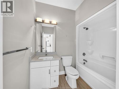 602 Hacket Road, Amherstburg, ON - Indoor Photo Showing Bathroom