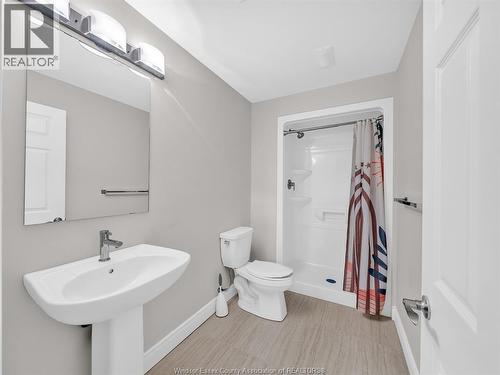 602 Hacket Road, Amherstburg, ON - Indoor Photo Showing Bathroom