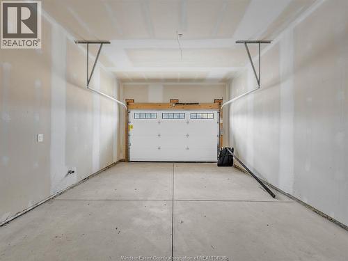 602 Hacket Road, Amherstburg, ON - Indoor Photo Showing Garage