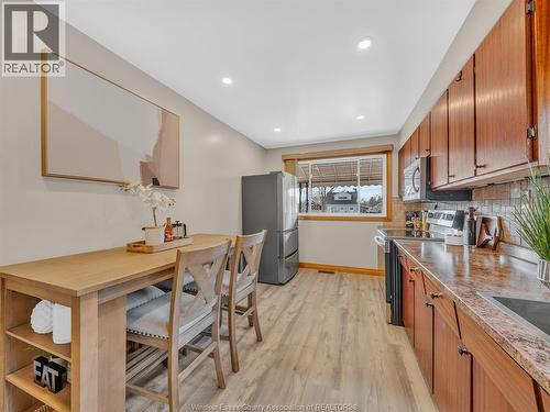 2052 Balfour Boulevard, Windsor, ON - Indoor Photo Showing Kitchen