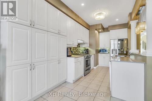 115 Holloway Terrace, Milton (Sc Scott), ON - Indoor Photo Showing Kitchen With Upgraded Kitchen