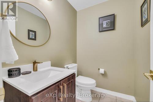 115 Holloway Terrace, Milton (Sc Scott), ON - Indoor Photo Showing Bathroom