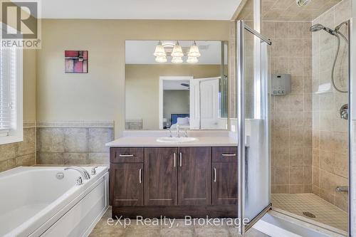 115 Holloway Terrace, Milton (Sc Scott), ON - Indoor Photo Showing Bathroom