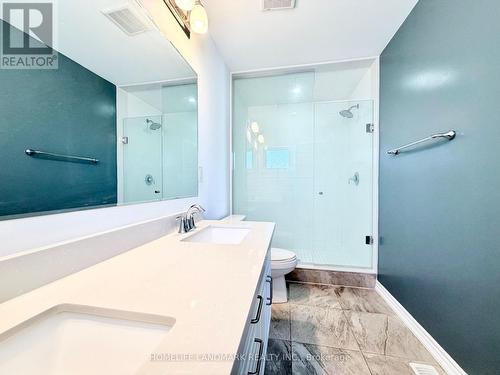 5 - 92 Huguenot Road, Oakville, ON - Indoor Photo Showing Bathroom