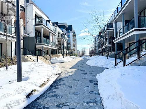 5 - 92 Huguenot Road, Oakville, ON - Outdoor