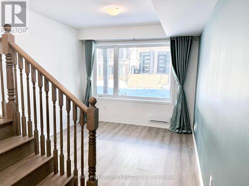 5 - 92 Huguenot Road, Oakville, ON - Indoor Photo Showing Other Room