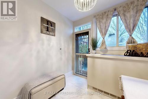 127 - 8351 Mclaughlin Road, Brampton, ON - Indoor