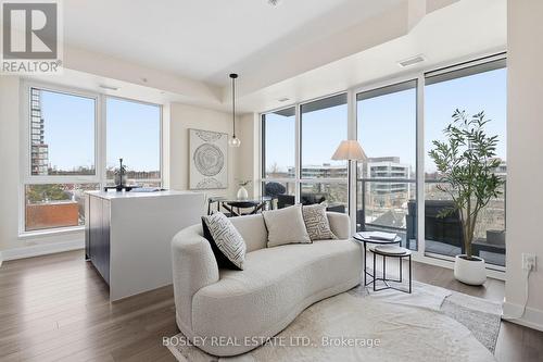 501 - 8 Ann Street, Mississauga, ON - Indoor Photo Showing Living Room