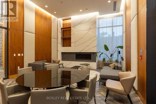 501 - 8 Ann Street, Mississauga, ON - Indoor