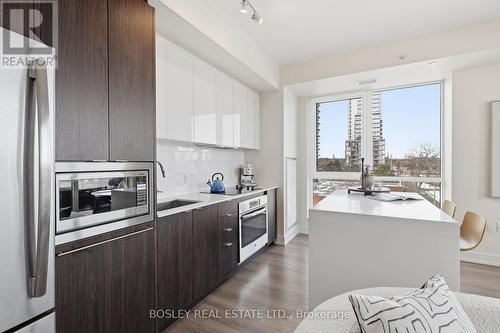 501 - 8 Ann Street, Mississauga, ON - Indoor Photo Showing Kitchen
