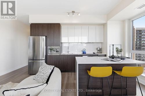 501 - 8 Ann Street, Mississauga, ON - Indoor Photo Showing Kitchen