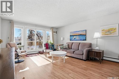 202 921 Main Street E, Saskatoon, SK - Indoor Photo Showing Living Room