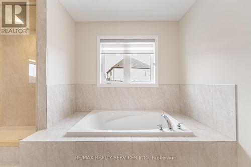 37 Pace Avenue, Brantford, ON - Indoor Photo Showing Bathroom