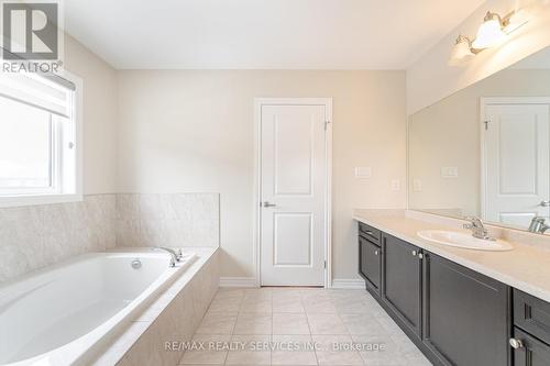 37 Pace Avenue, Brantford, ON - Indoor Photo Showing Bathroom