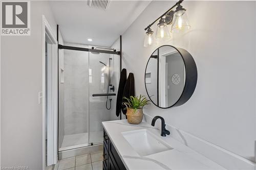 12 Falls Crescent, Simcoe, ON - Indoor Photo Showing Bathroom