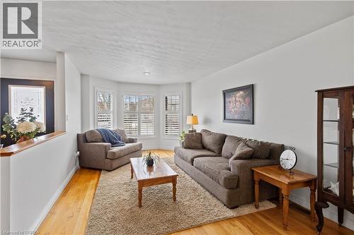 12 Falls Crescent, Simcoe, ON - Indoor Photo Showing Living Room