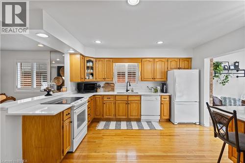 12 Falls Crescent, Simcoe, ON - Indoor Photo Showing Kitchen