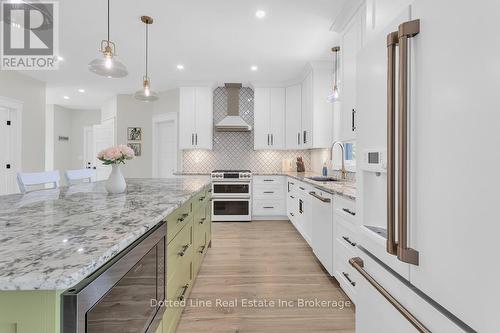 3650 Hwy 59 Highway, Norfolk, ON - Indoor Photo Showing Kitchen With Upgraded Kitchen