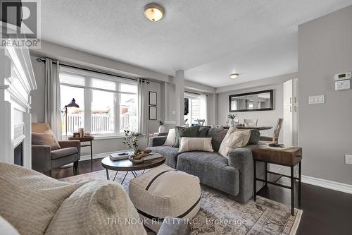 120 Elmer Adams Drive, Clarington (Courtice), ON - Indoor Photo Showing Living Room