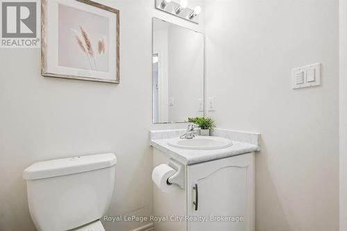 6 - 361 Arkell Road, Guelph (Pineridge/Westminster Woods), ON - Indoor Photo Showing Bathroom