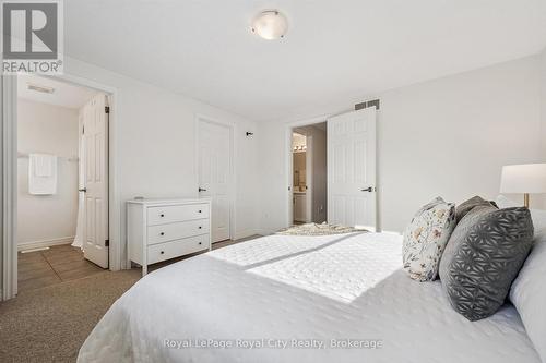 6 - 361 Arkell Road, Guelph (Pineridge/Westminster Woods), ON - Indoor Photo Showing Bedroom