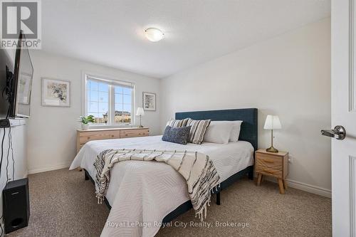 6 - 361 Arkell Road, Guelph (Pineridge/Westminster Woods), ON - Indoor Photo Showing Bedroom