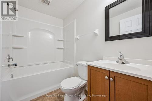 6 - 361 Arkell Road, Guelph (Pineridge/Westminster Woods), ON - Indoor Photo Showing Bathroom